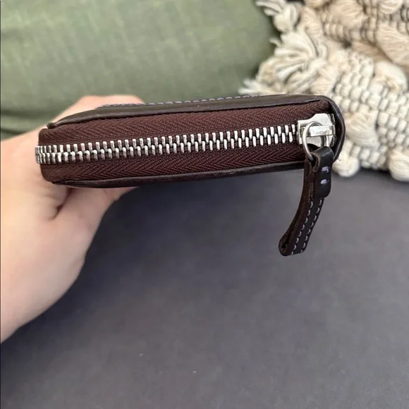 Vintage Coach Chelsea Zip Around Wallet - Picture 3 of 9